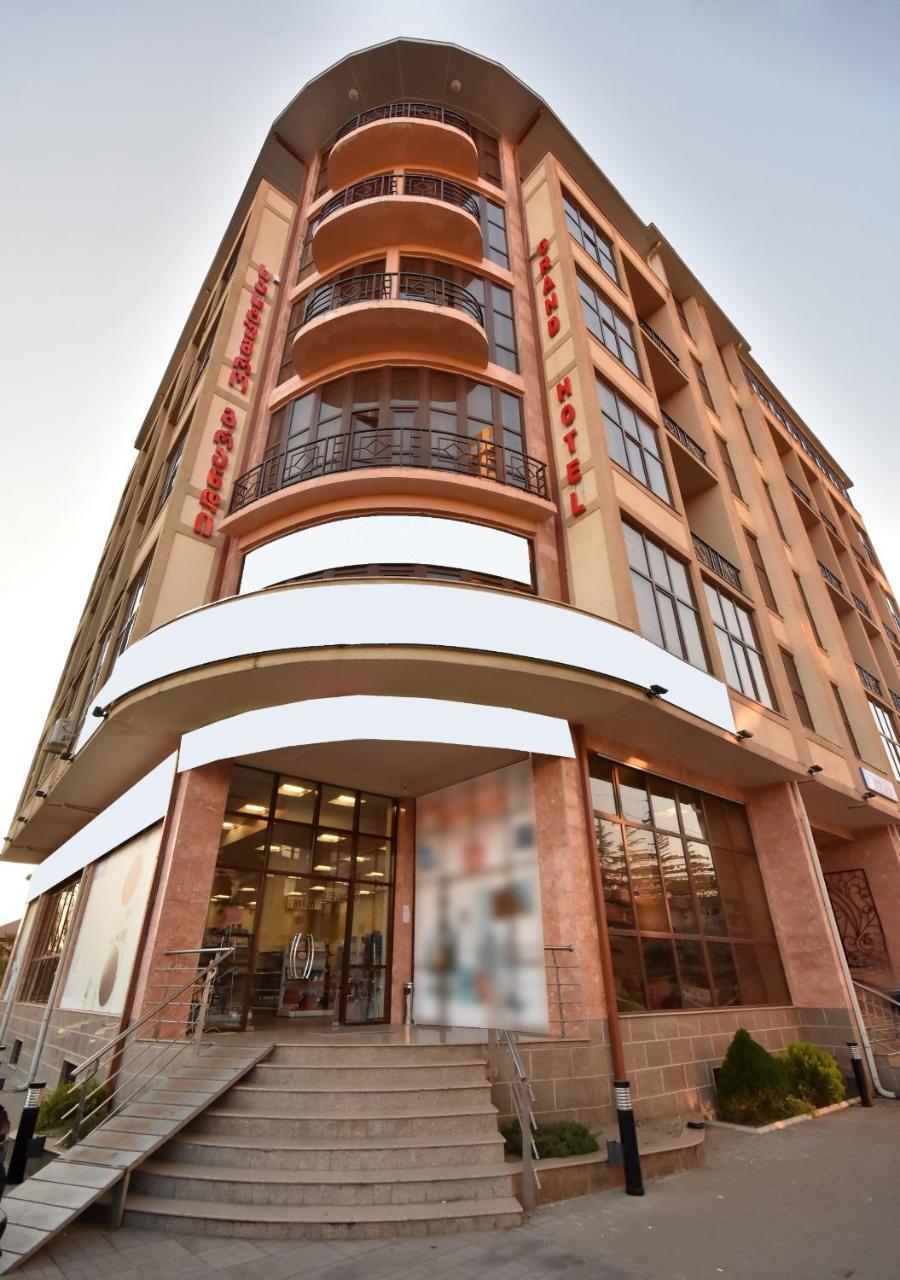 Hotel Grand Zugdidi Exterior photo